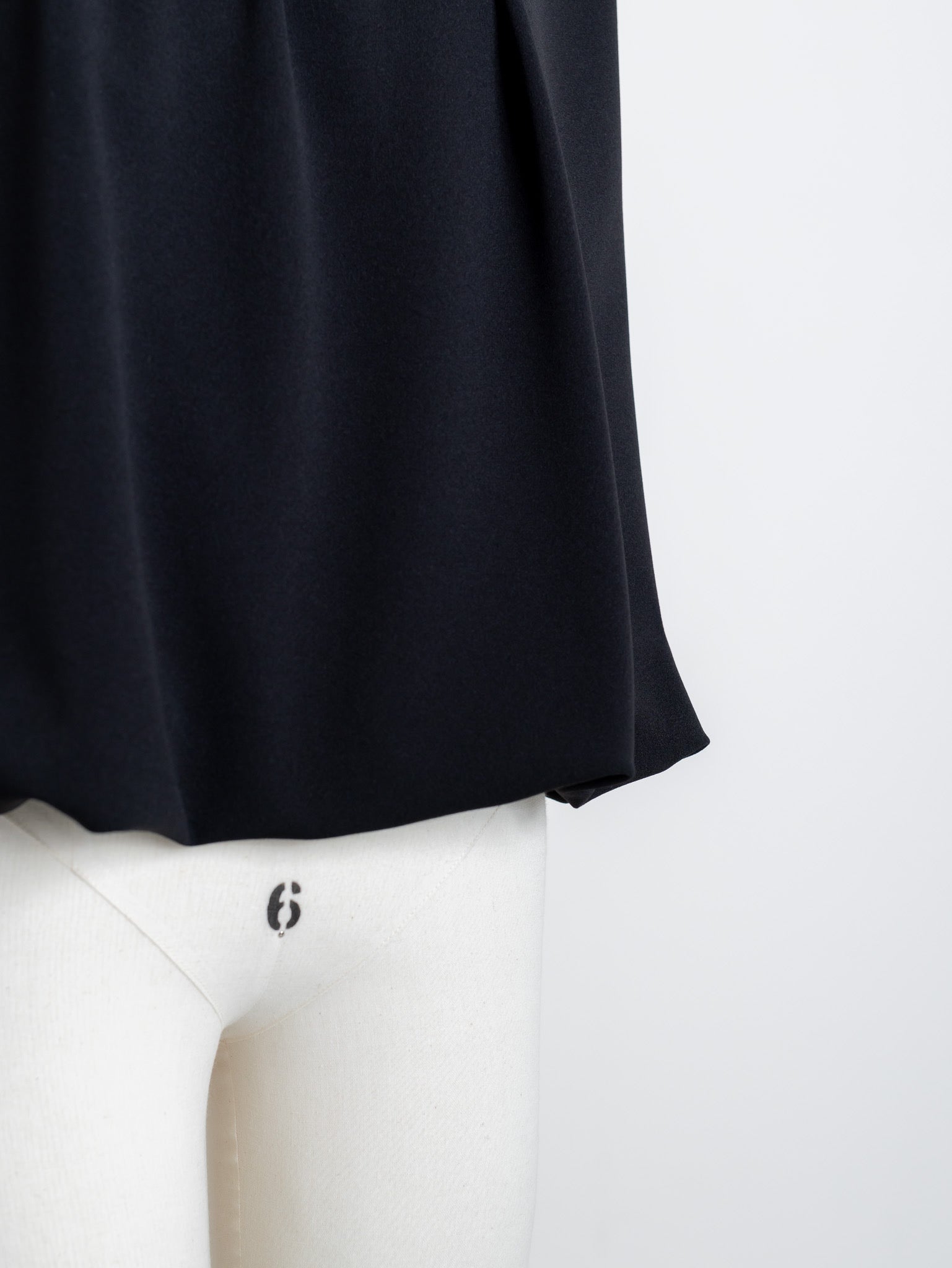 SILKY TECH TOP/Black