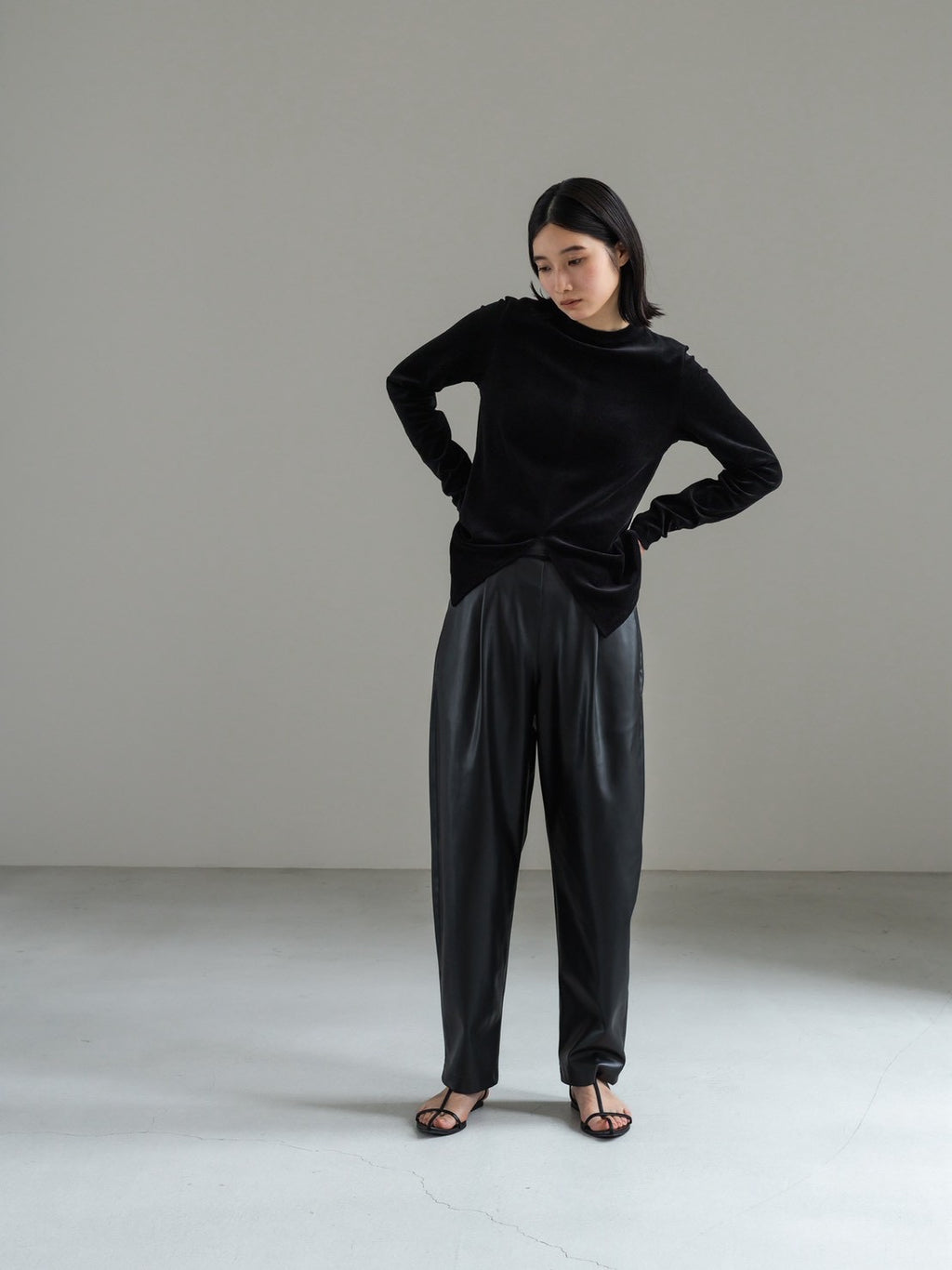 FORM PANTS/Leather black