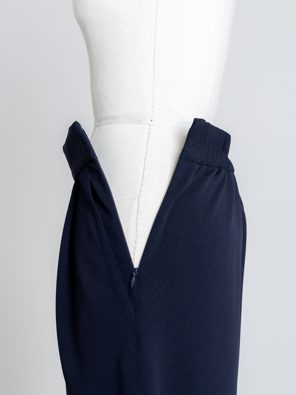 SILKY FORM PANTS/Navy