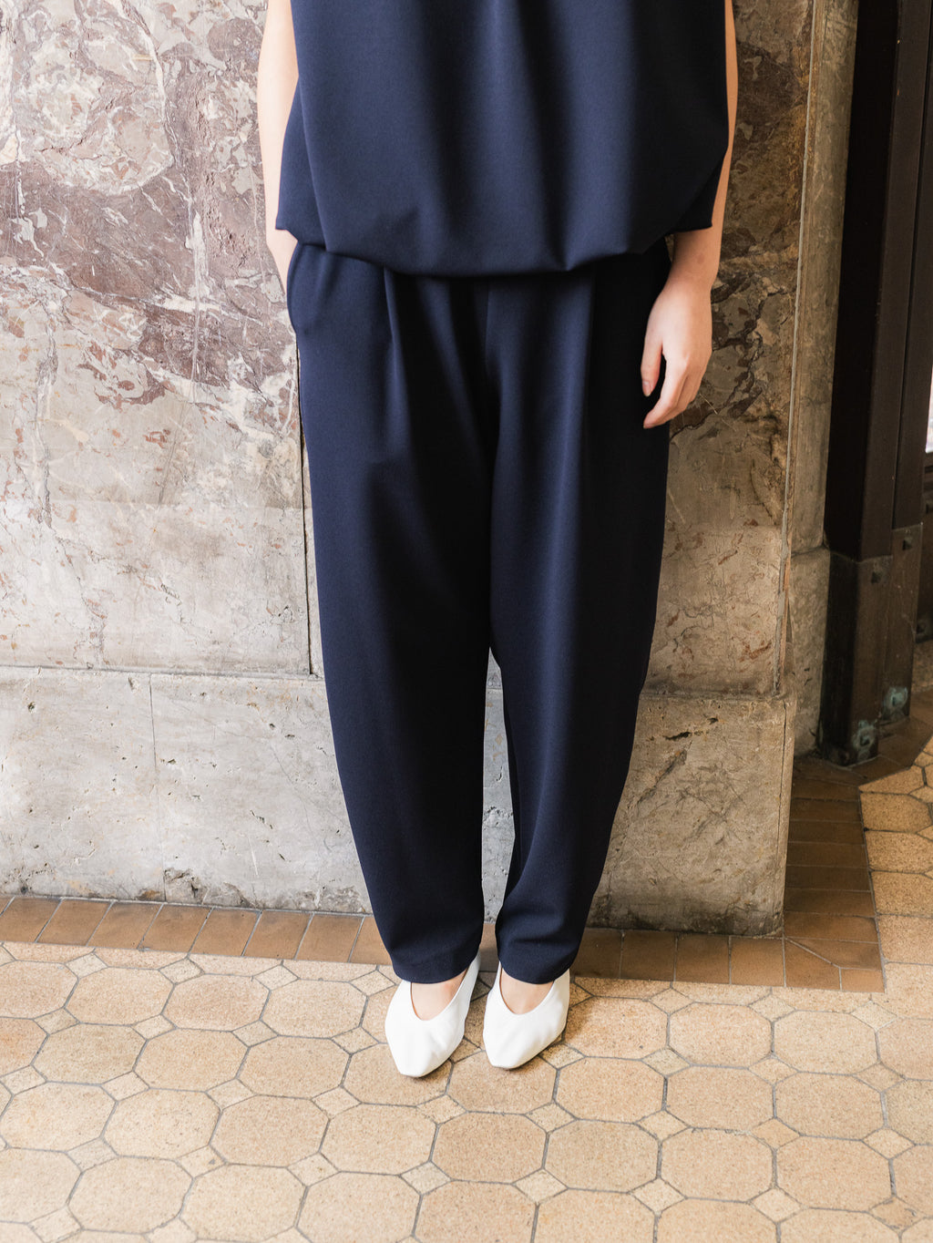 SILKY FORM PANTS/Navy