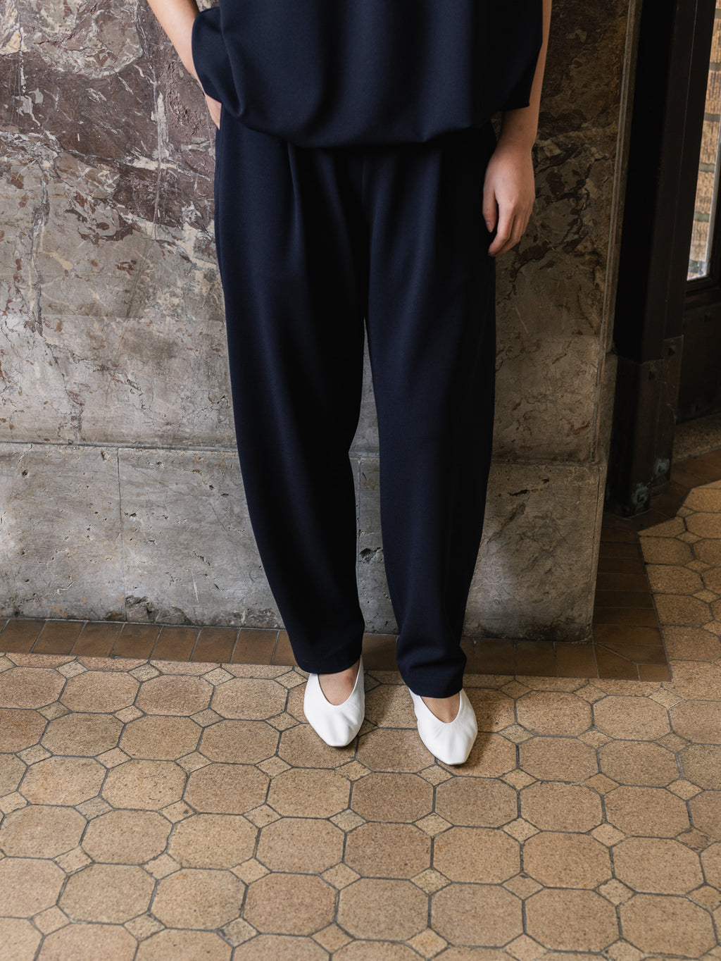 SILKY FORM PANTS/Navy