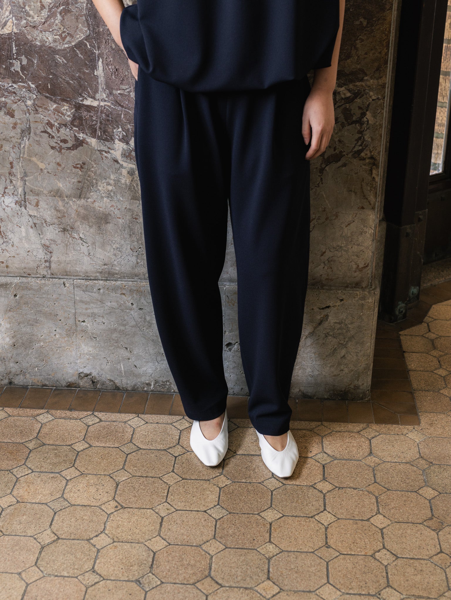 SILKY FORM PANTS/Navy