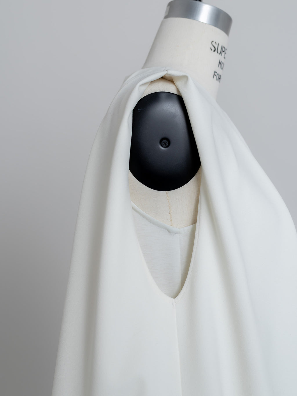 SILKY TECH TOP/White