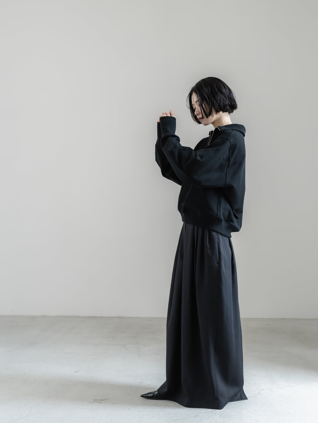 【PRE ORDER】HALF ZIP SWEAT