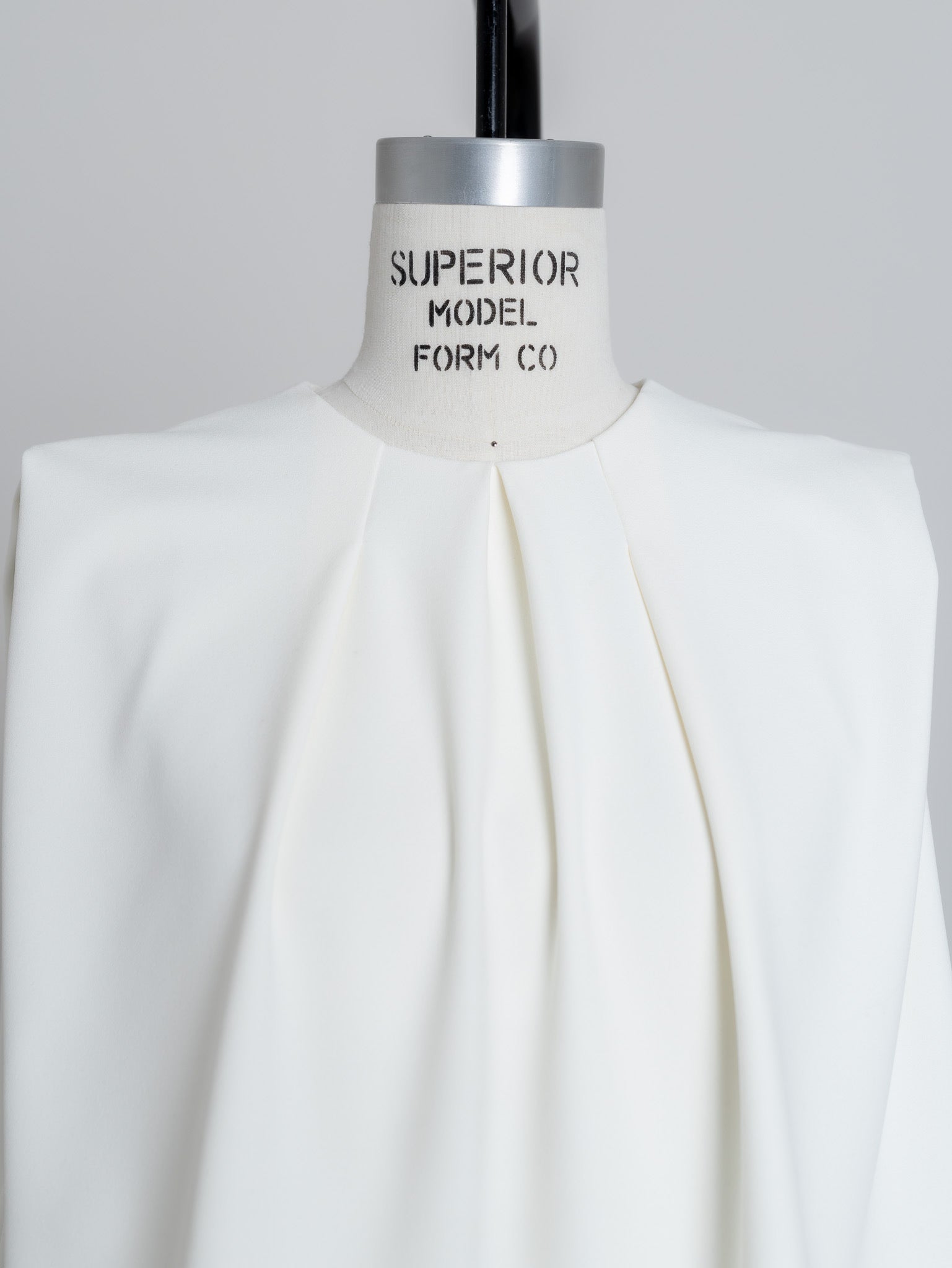 SILKY TECH TOP/White