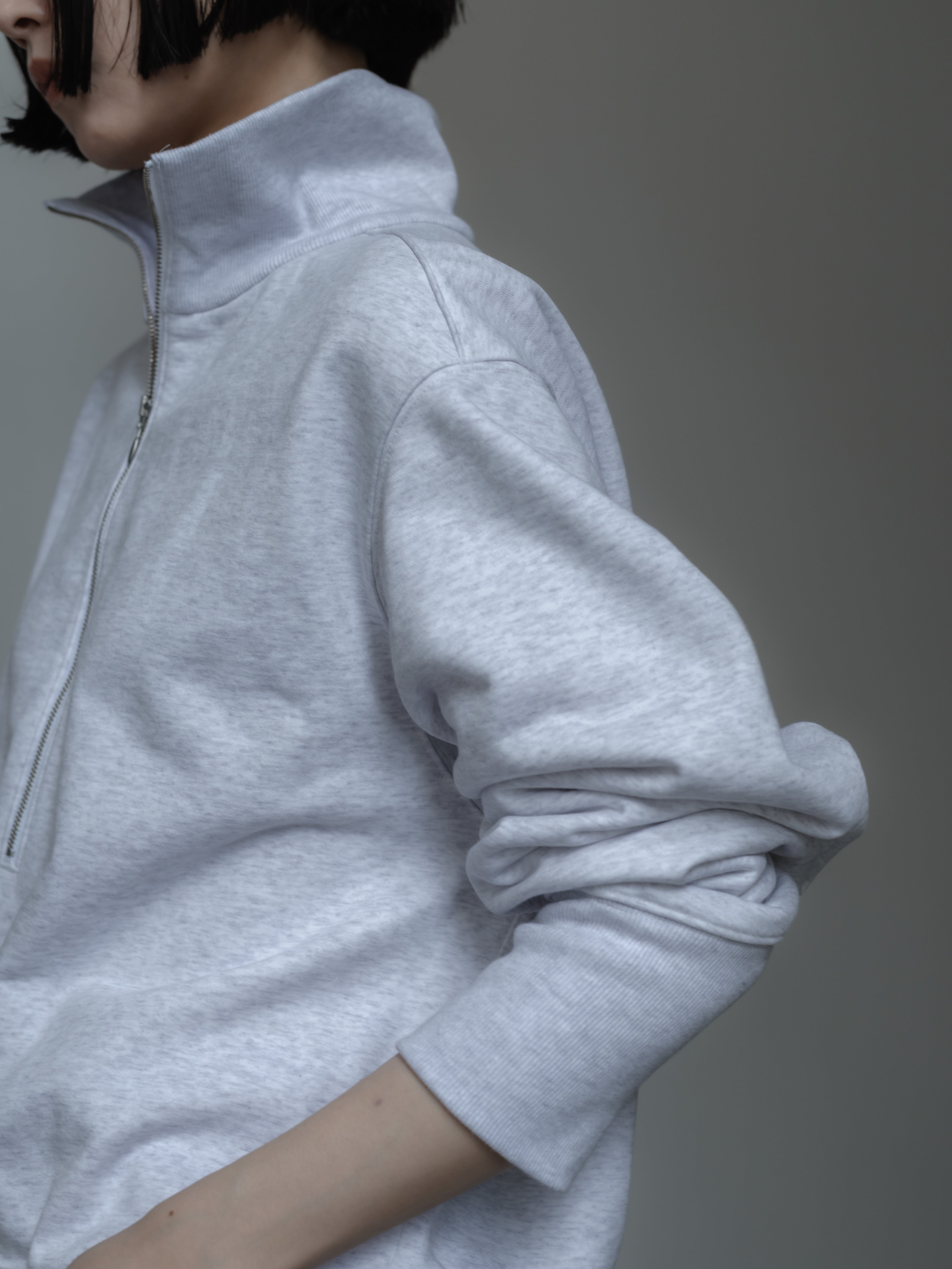 【PRE ORDER】HALF ZIP SWEAT