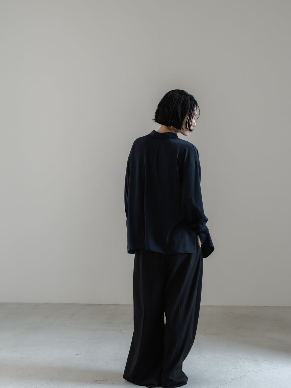 【HANKYU】CHAMELEON SUEDE TOUCH SHIRT