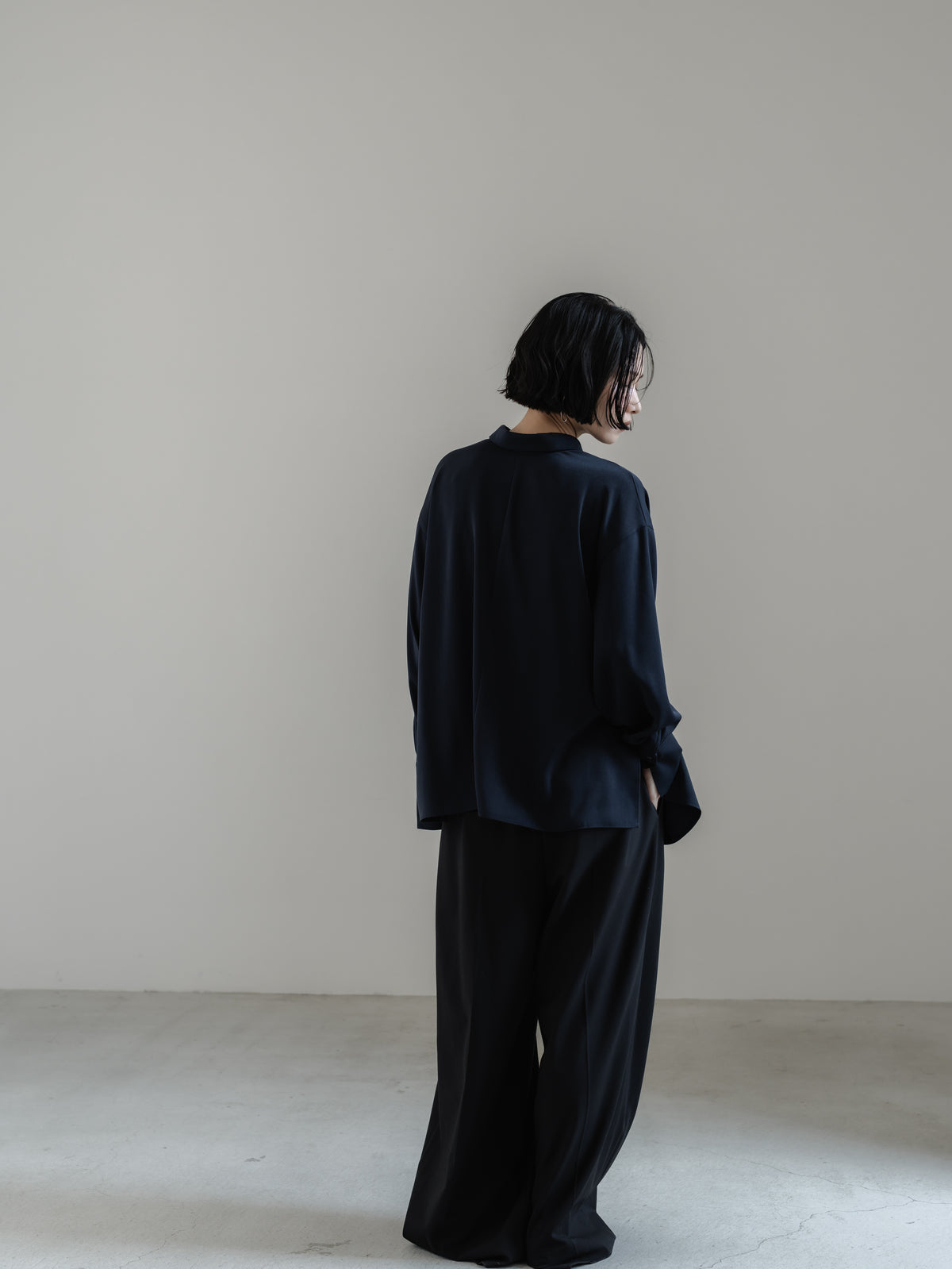 【HANKYU】CHAMELEON SUEDE TOUCH SHIRT