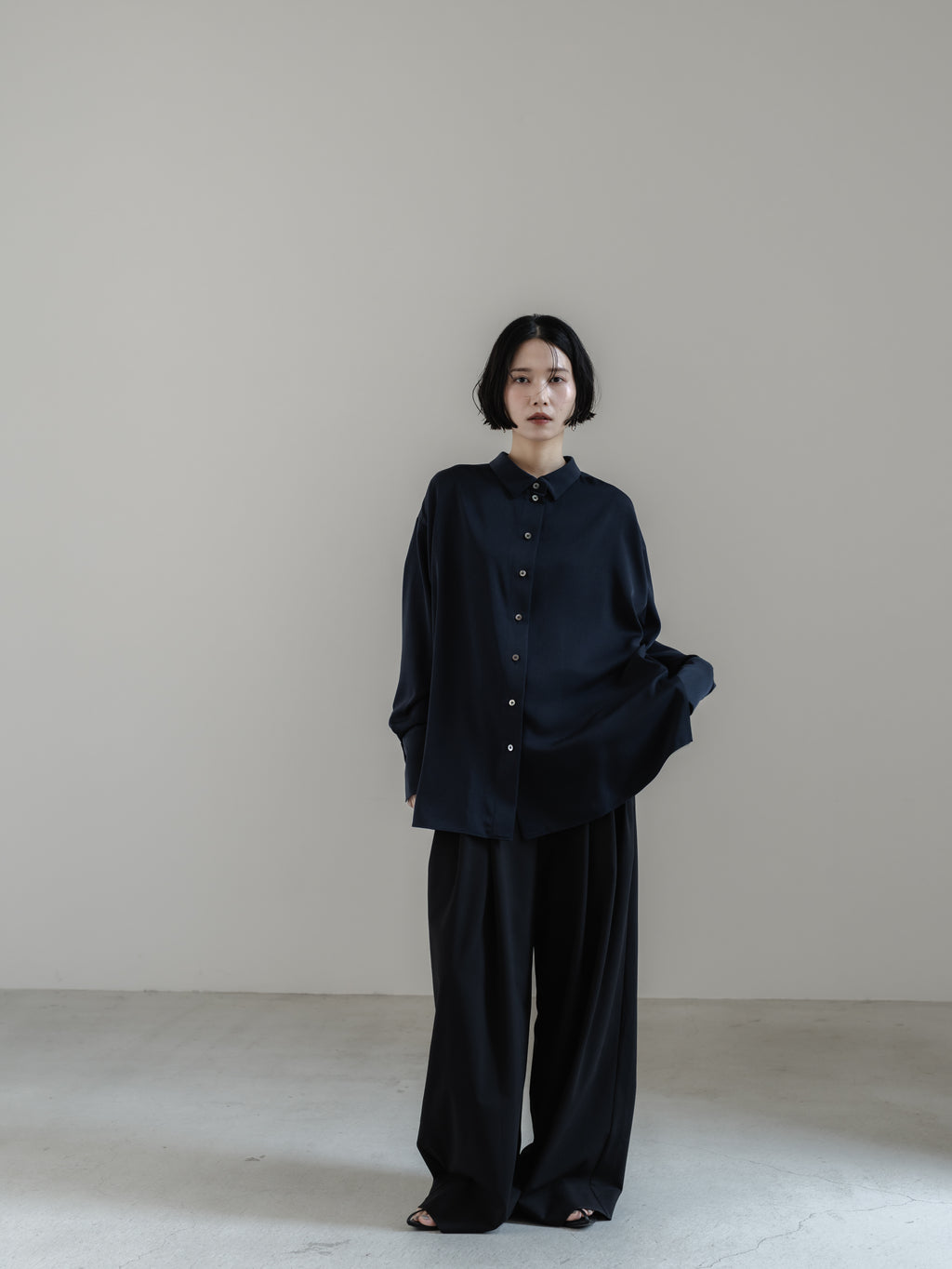 【HANKYU】CHAMELEON SUEDE TOUCH SHIRT