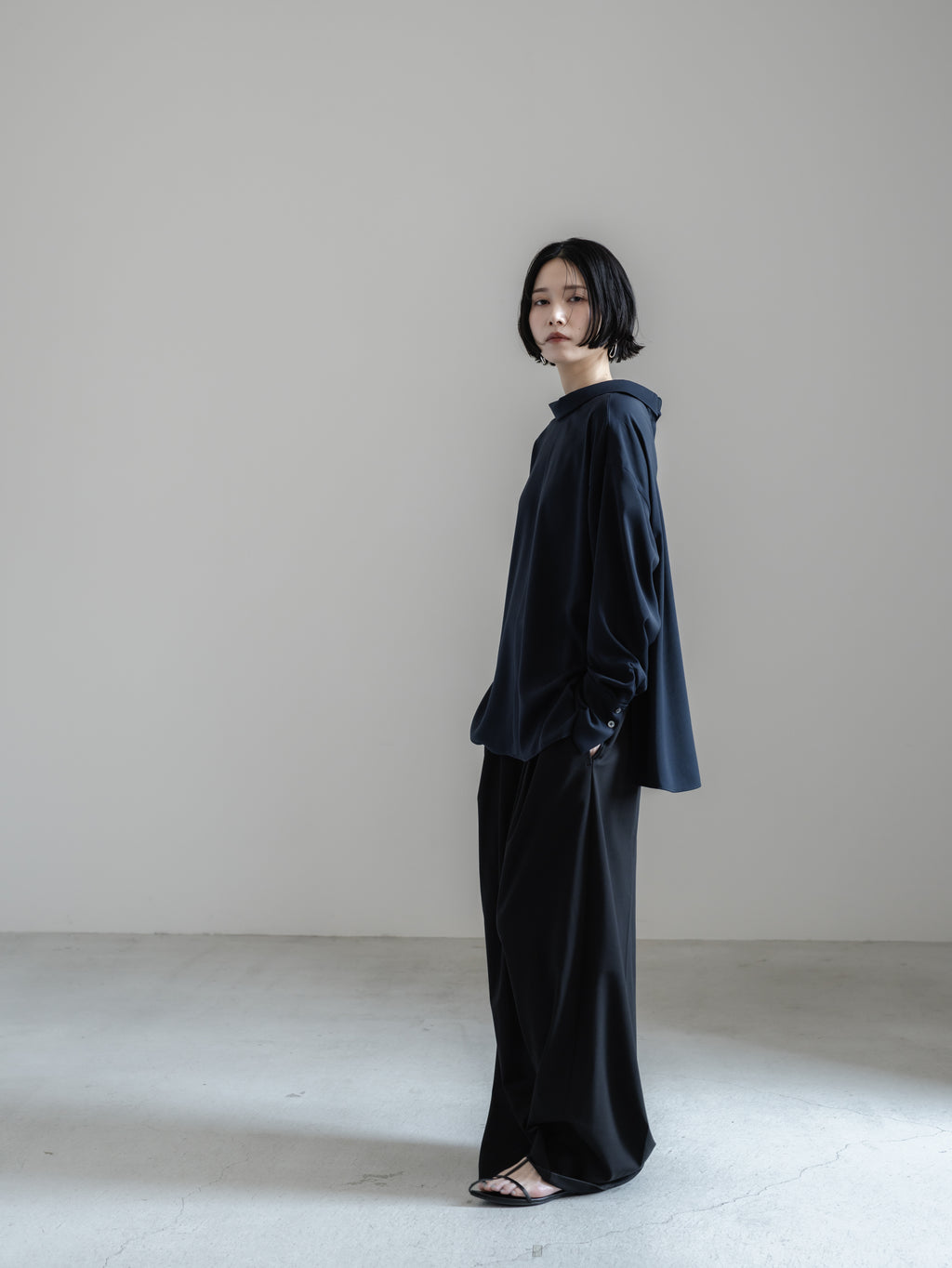 【HANKYU】CHAMELEON SUEDE TOUCH SHIRT