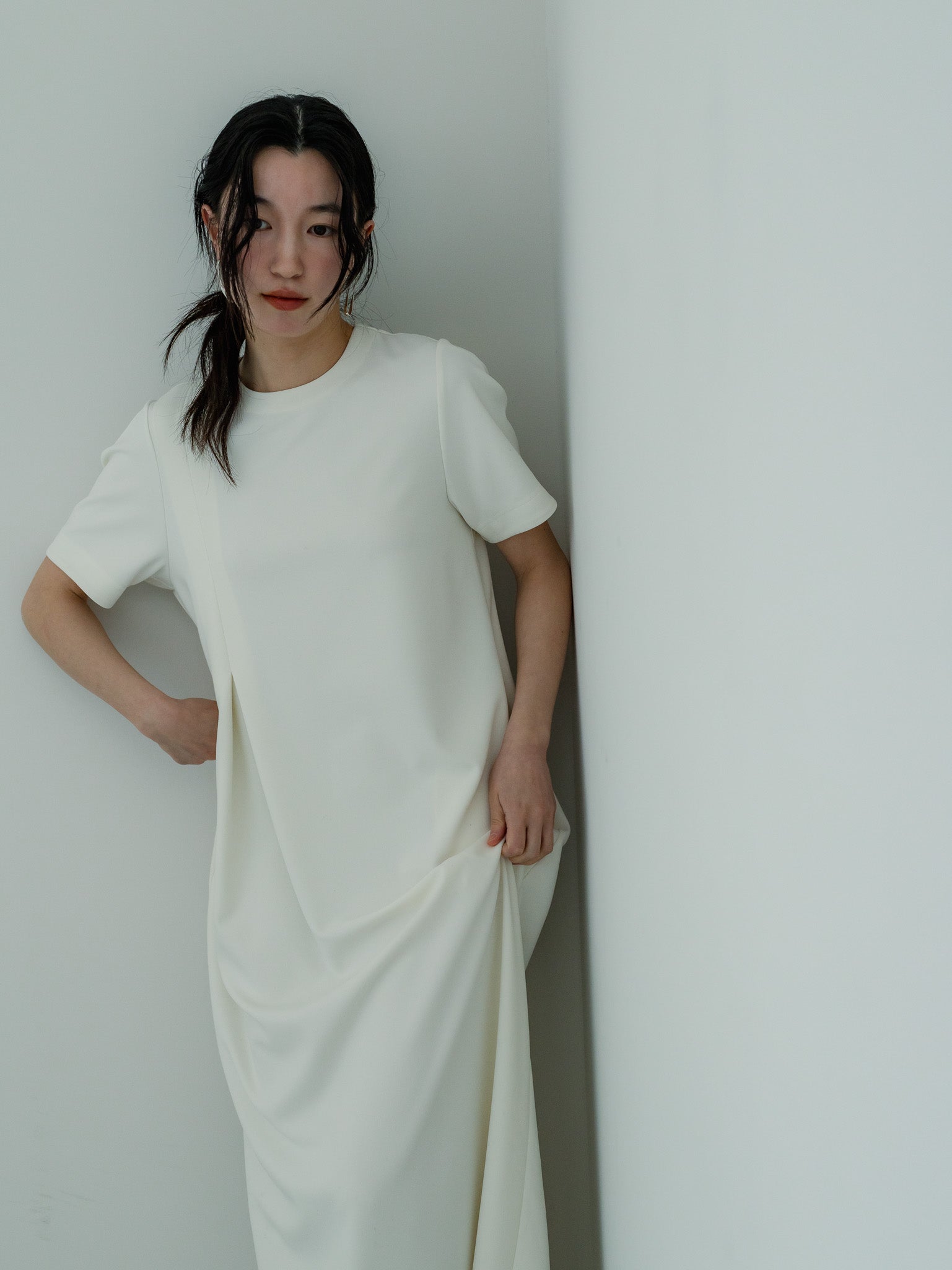 SILKY TECH DRESS/White