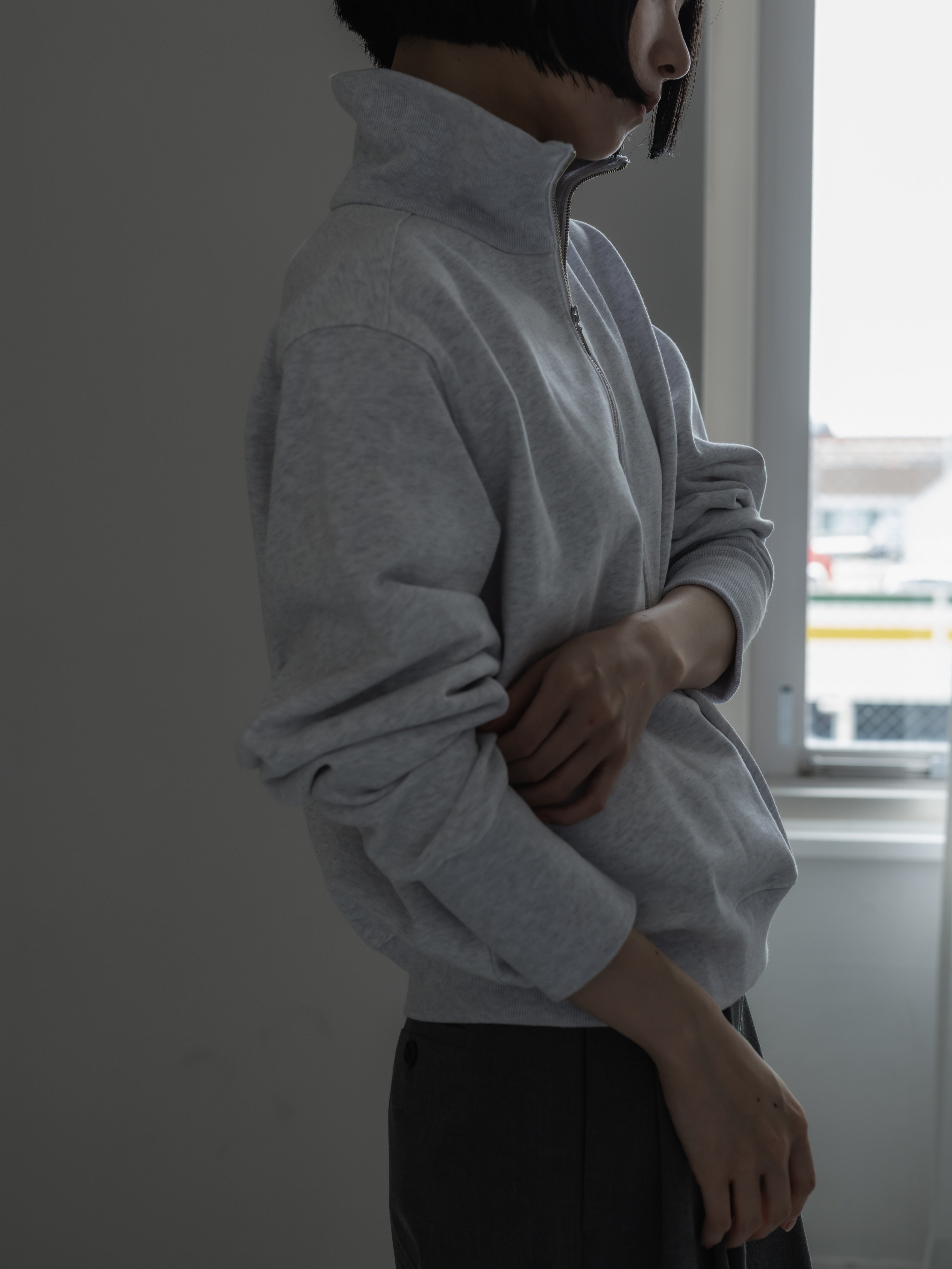 【PRE ORDER】HALF ZIP SWEAT