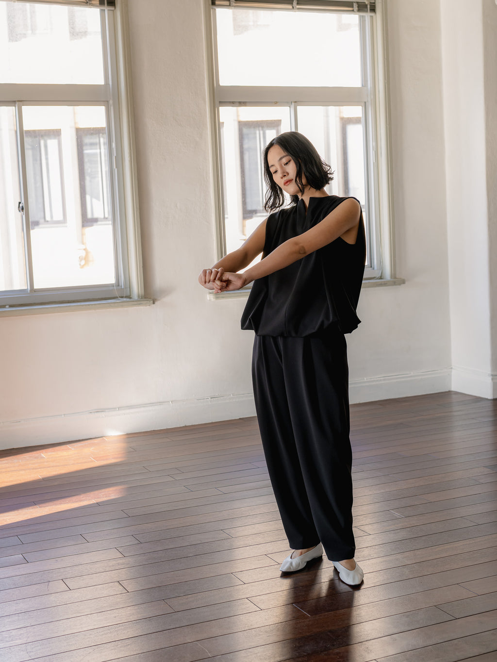 SILKY FORM PANTS/Black