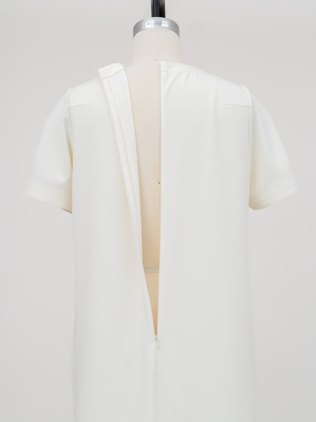 SILKY TECH DRESS/White