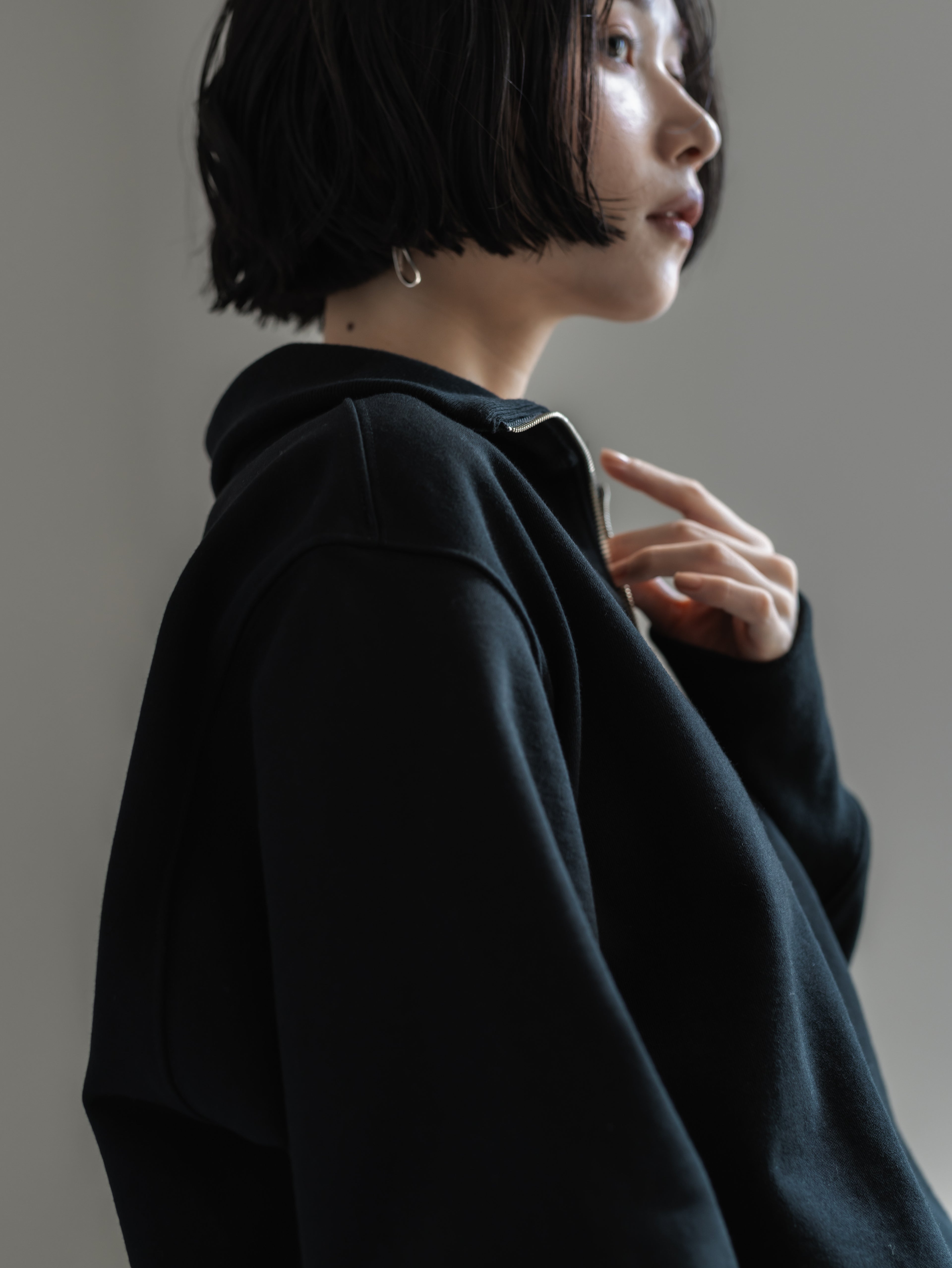 【PRE ORDER】HALF ZIP SWEAT