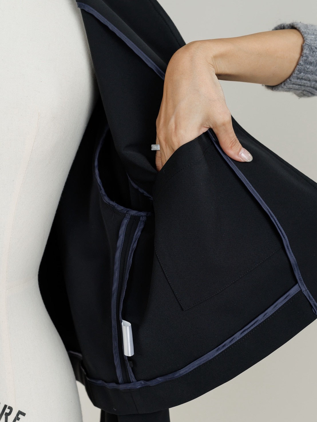PRE ORDER]JERSEY LIKE COAT/Black – FREY.online