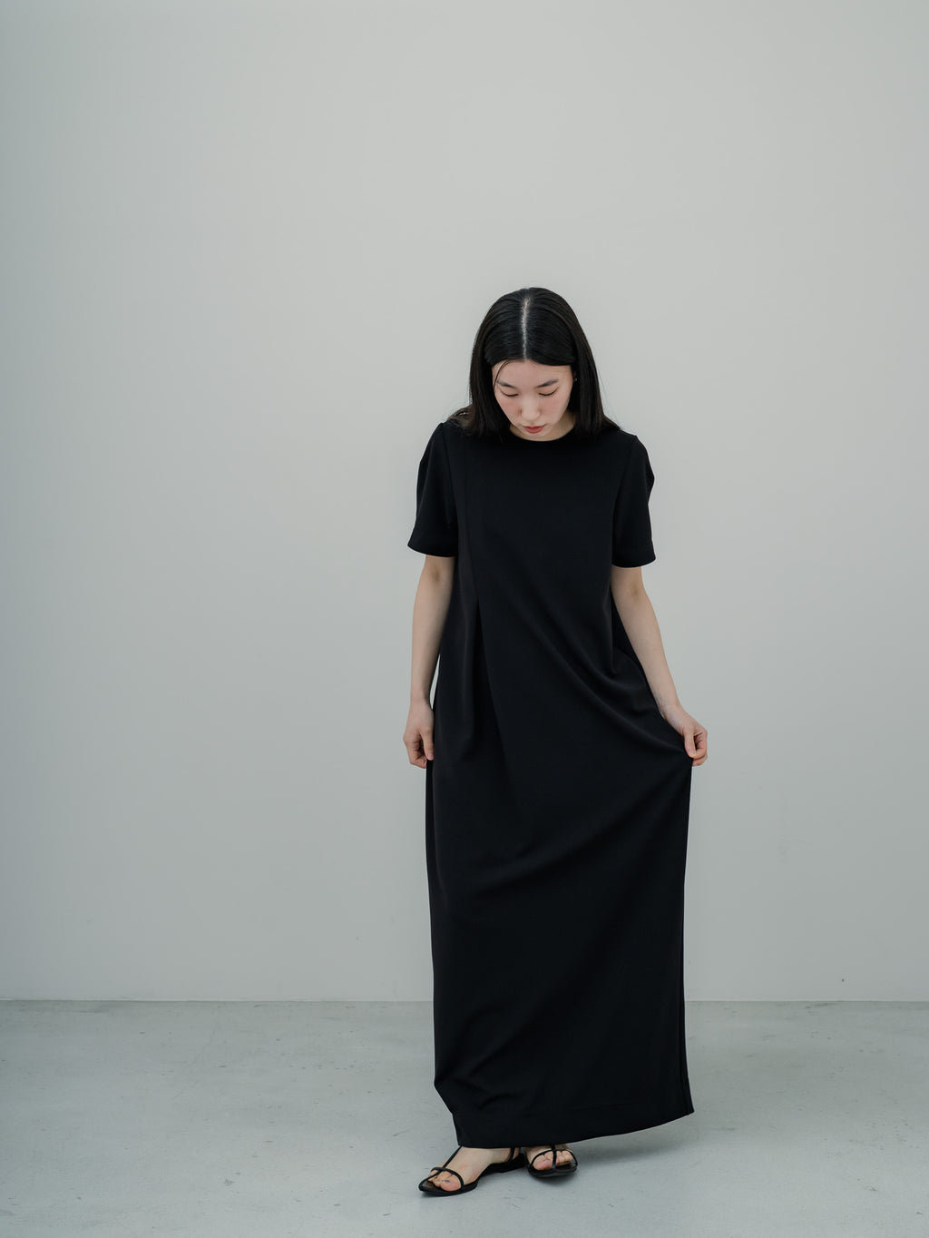 【PRE ORDER】SILKY TECH DRESS/Black