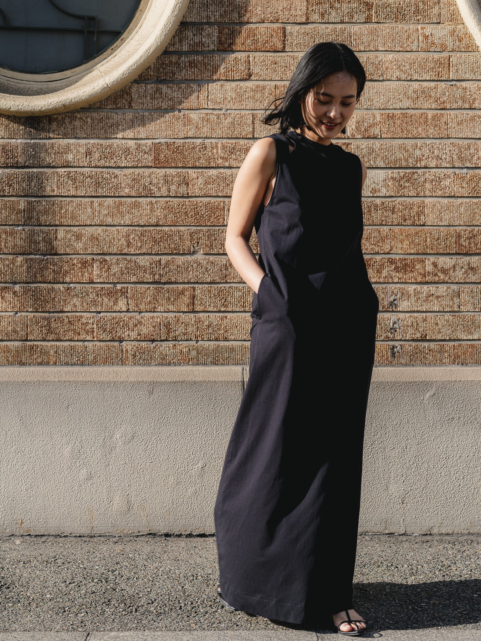 CUT OUT DRESS / black