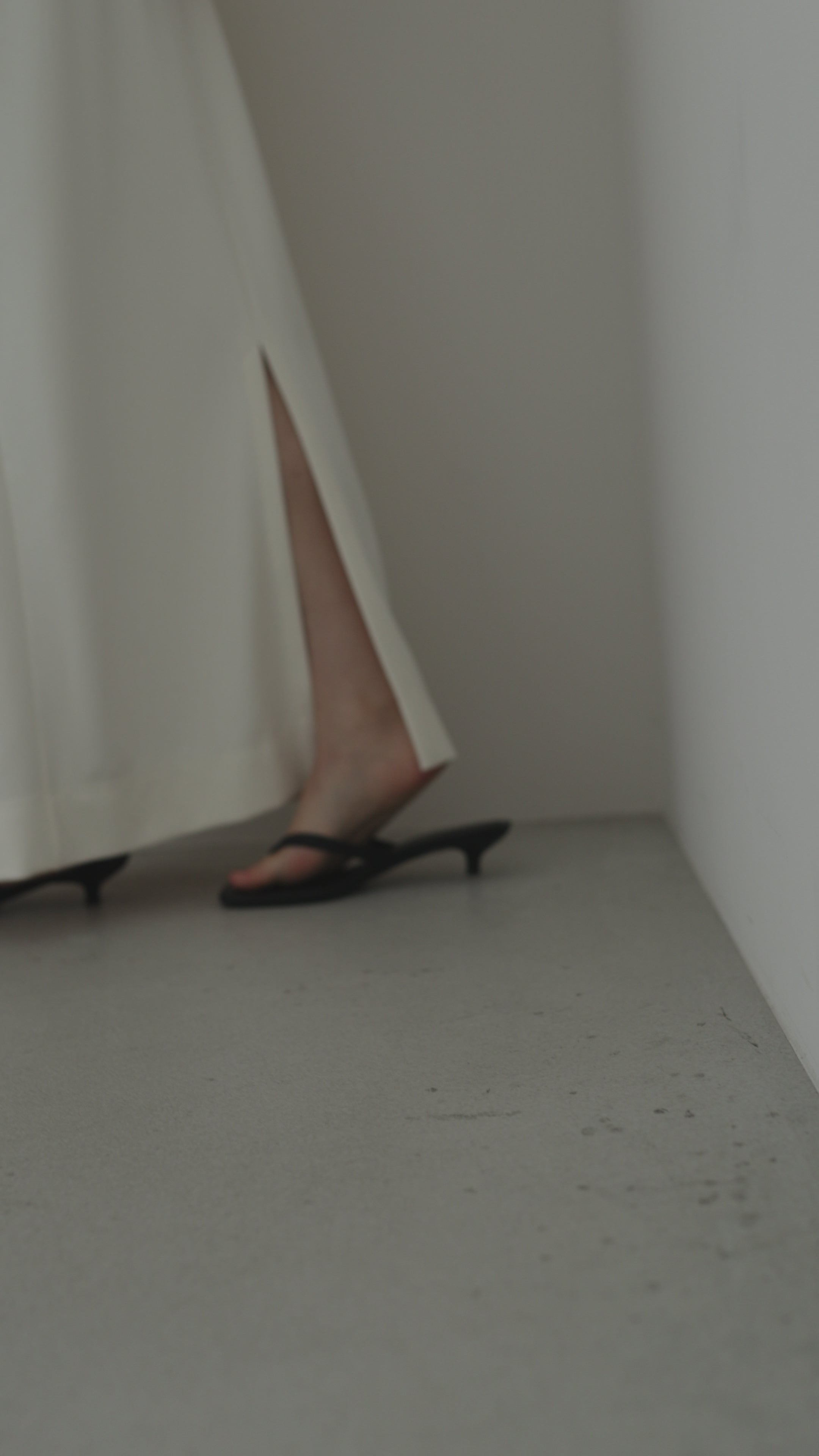 SILKY TECH DRESS/White
