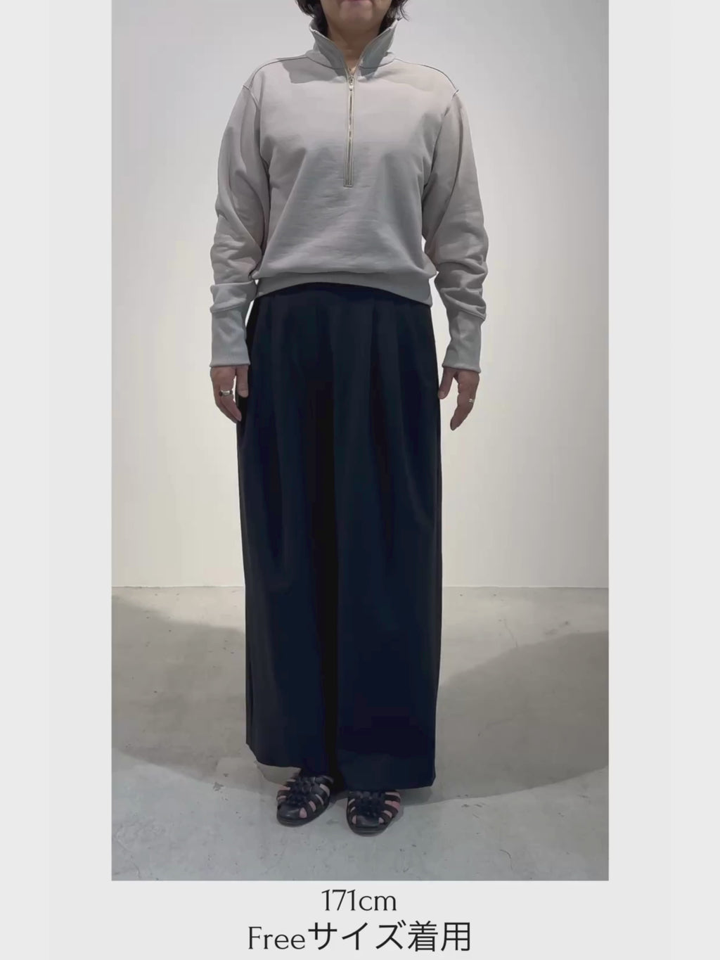 【PRE ORDER】HALF ZIP SWEAT