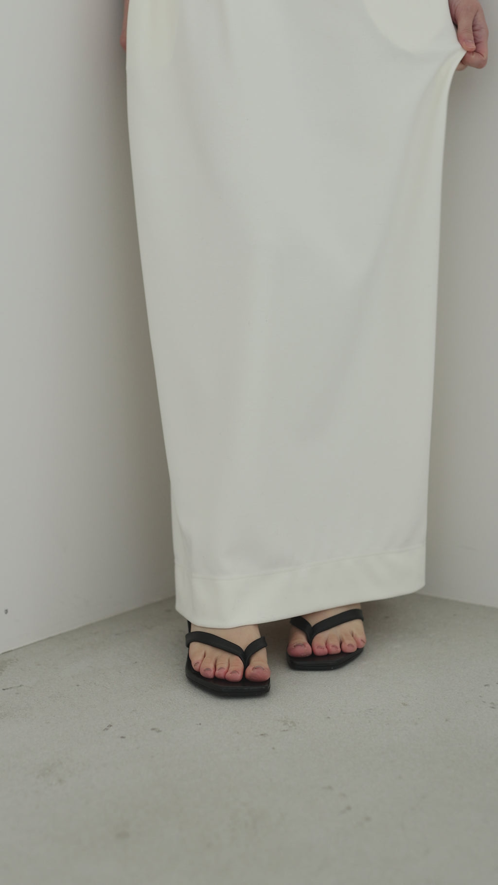 SILKY TECH DRESS/White